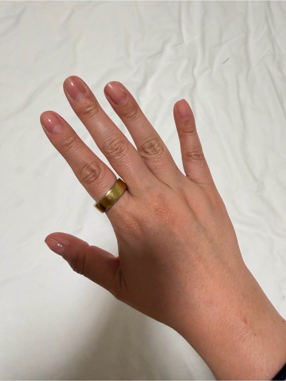 Oura Ring 4 – Gold – Size 10 + Original Box & Charger